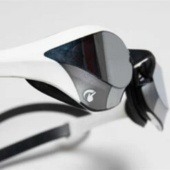 Arena - Cobra Ultra Swipe Mirror Goggles - Silver/White C510 12 Arena - Cobra Ultra Swipe Mirror Goggles - Silver/White C510 -UK Swimsuit Sales 2024 arena cobra ultra swipe mirror goggles silver white 4