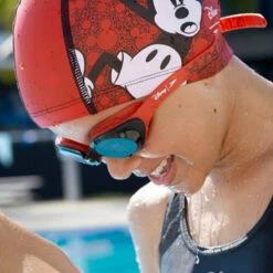 Speedo - Disney "Mickey Mouse" Illusion Junior Goggle - Red/Smoke -UK Swimsuit Sales 2024 speedo disney mickey mouse illusion junior goggle red smoke 9